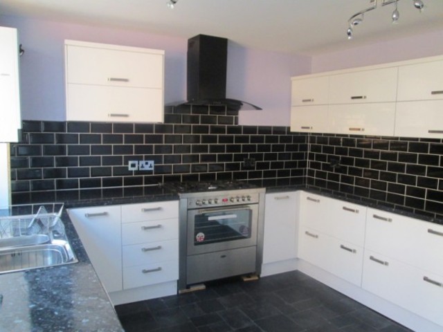  Image of 4 bedroom Detached house to rent in Lindale Road Fulwood Preston PR2 at Lindale Road Fulwood Preston, PR2 8EQ