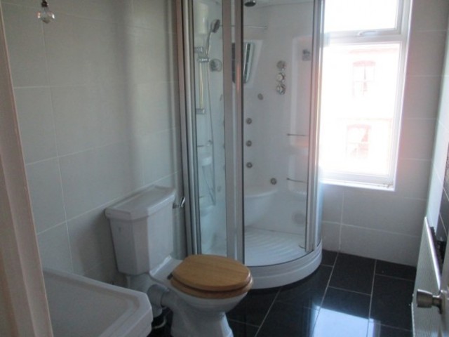  Image of 4 bedroom Detached house to rent in Lindale Road Fulwood Preston PR2 at Lindale Road Fulwood Preston, PR2 8EQ