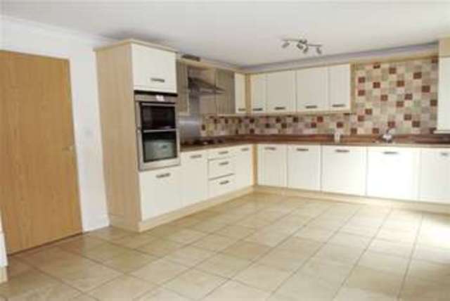  Image of 5 bedroom Detached house to rent in Skipper Way Little Paxton St. Neots PE19 at St. Neots, PE19 6LT