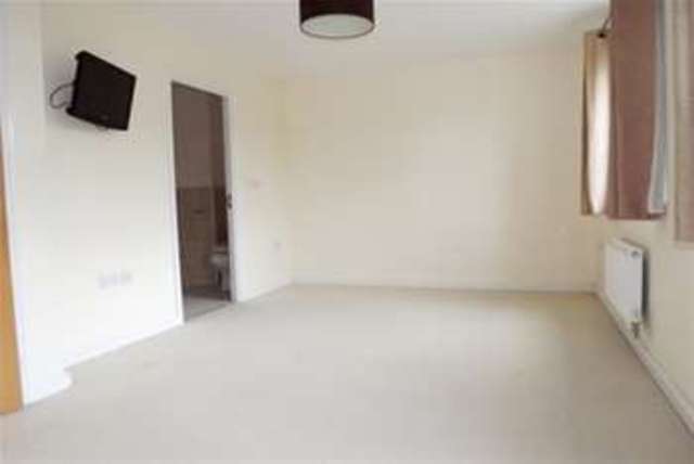 Image of 5 bedroom Detached house to rent in Skipper Way Little Paxton St. Neots PE19 at St. Neots, PE19 6LT