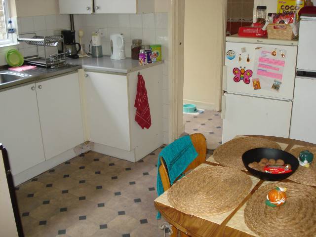  Image of 2 bedroom Flat to rent in Llanishen Street Heath Cardiff CF14 at Heath Cardiff Roath, CF14 3QD
