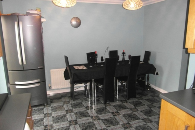  Image of 4 bedroom Terraced house to rent in Lockwell Road Dagenham RM10 at Lockwell Road Dagenham Essex, RM10 7RE
