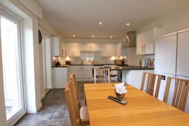  Image of 1 bedroom House Share to rent in Logan Close Tilehurst Reading RG30 at Reading  Reading, RG30 4LG