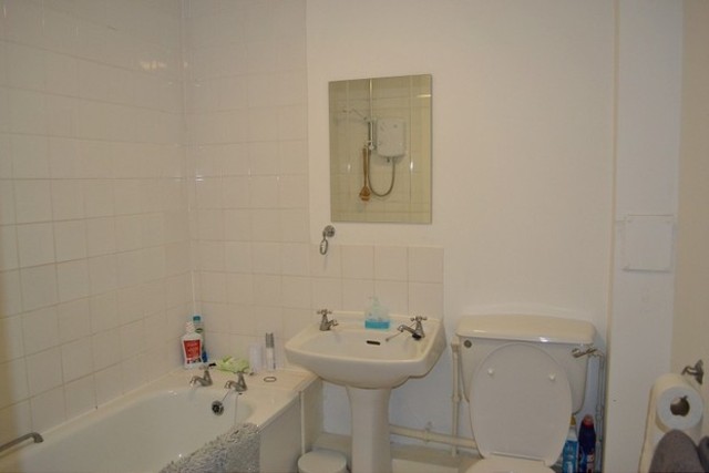  Image of 1 bedroom Flat to rent in Logan Mews Romford RM1 at Logan Court Logan Mews Romford, RM1 1LN