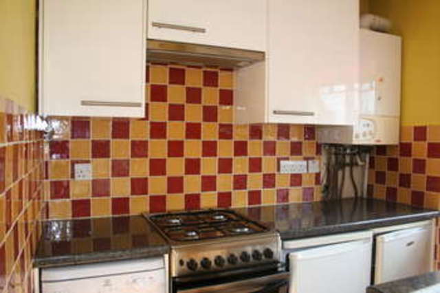  Image of 2 bedroom Flat for sale in London Road Mitcham CR4 at Surrey  Mitcham, CR4 4BE