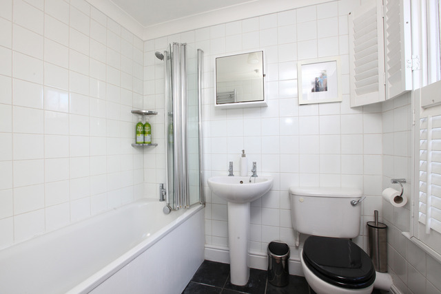  Image of 2 bedroom Apartment for sale in Manor Avenue London SE4 at London  Brockley, SE4 1TD