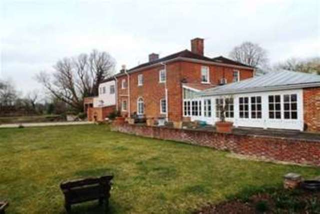  Image of 4 bedroom Detached house to rent in Long Melford Sudbury CO10 at Sudbury, CO10 9HS