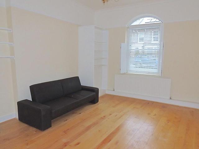  Image of 1 bedroom Ground Flat to rent in Lordship Lane London SE22 at East Dulwich, SE22 8JF