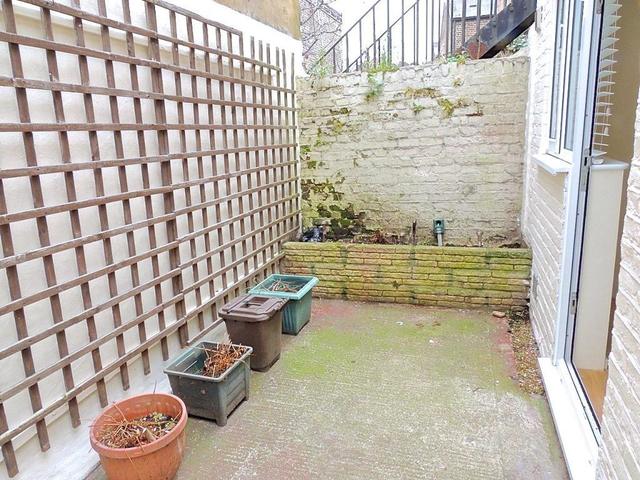  Image of 1 bedroom Ground Flat to rent in Lordship Lane London SE22 at East Dulwich, SE22 8JF