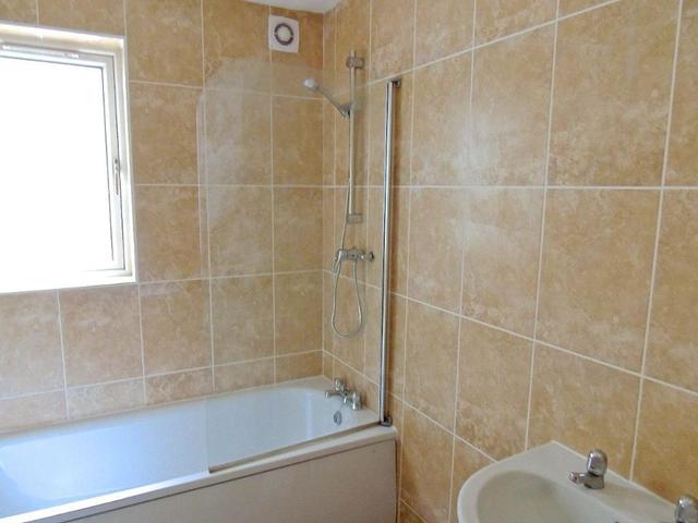  Image of 1 bedroom Ground Flat to rent in Lordship Lane London SE22 at East Dulwich, SE22 8JF