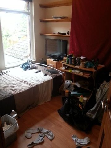  Image of 4 bedroom House Share to rent in Lottie Road Selly Oak Birmingham B29 at Selly Oak West Midlands Selly Oak, B29 6JY