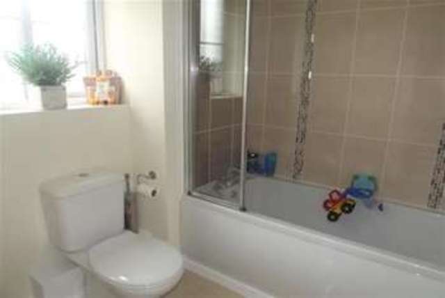  Image of 4 bedroom Detached house to rent in Hull Way St. Neots PE19 at St. Neots, PE19 6GS