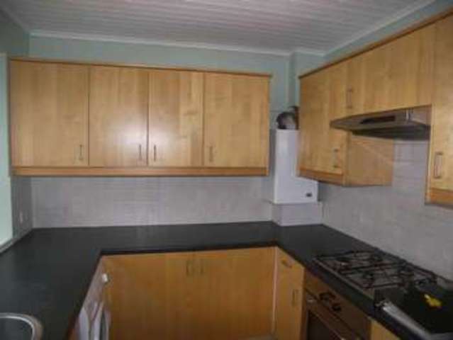  Image of 2 bedroom Maisonette to rent in Lyndale Hampton Court Way Thames Ditton KT7 at Lyndale  Thames Ditton, KT7 0LR