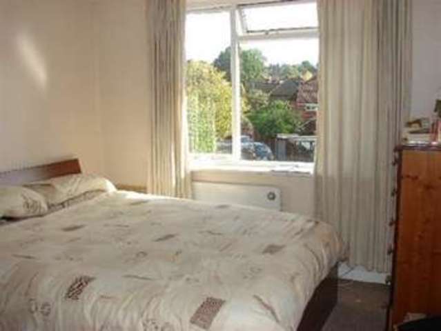  Image of 2 bedroom Apartment to rent in Melbury Gardens London SW20 at Cottenham Park, SW20 0DJ