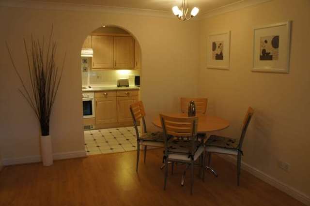 Image of 2 bedroom Apartment to rent in Chapel Road Redhill RH1 at Maple House, Chapel Road  Redhill, RH1 1LA