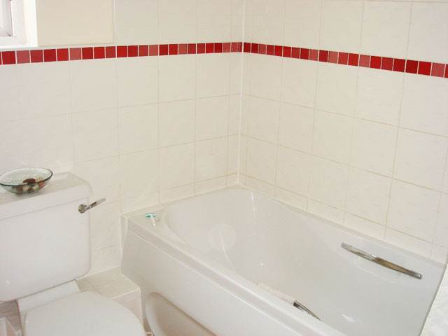  Image of 2 bedroom Flat to rent in Golden Mile View Newport NP20 at Bassaleg Newport Newport, NP20 3PL