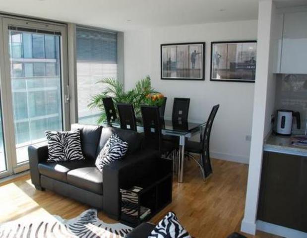  Image of 2 bedroom Apartment to rent in Taeping Street London E14 at Marsh Wall The Landmark Canary Wharf, E14 9UN