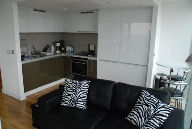  Image of 2 bedroom Apartment to rent in Taeping Street London E14 at Marsh Wall The Landmark Canary Wharf, E14 9UN