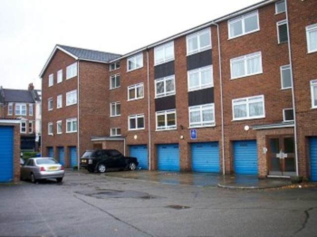  Image of 1 bedroom Flat to rent in Newnham Road London N22 at Maurice Court Newnham Road Wood Green, N22 5ST