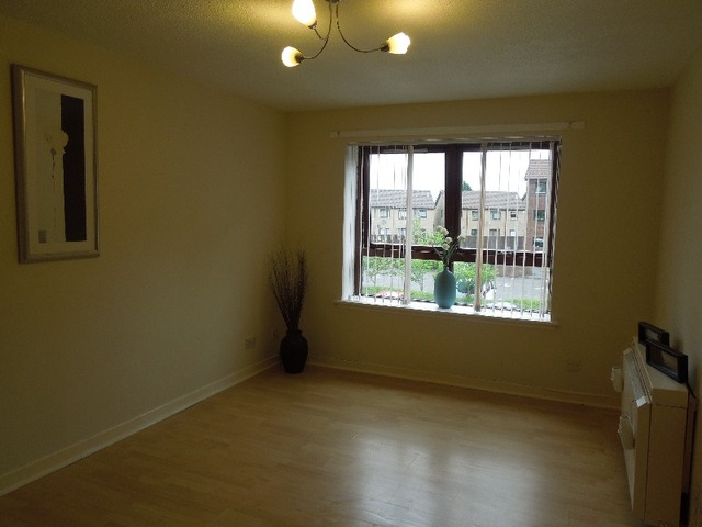  Image of 1 bedroom Flat to rent in Mclean Place Paisley PA3 at Paisley Renfrewshire Renfrewshire, PA3 2DG