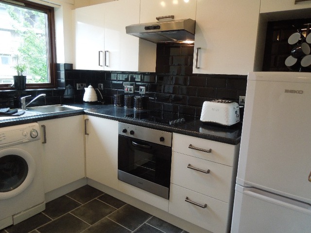  Image of 1 bedroom Flat to rent in Mclean Place Paisley PA3 at Paisley Renfrewshire Renfrewshire, PA3 2DG