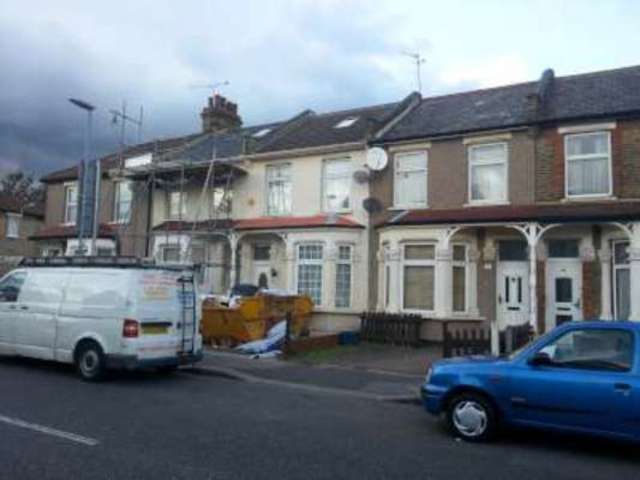  Image of 4 bedroom Terraced house to rent in Meads Lane Seven Kings Ilford IG3 at MEAD LANE  SEVEN KINGS, IG3 8QA