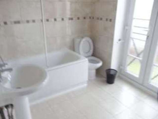  Image of 1 bedroom Apartment to rent in Memorial Avenue London E15 at Memorial Avenue  West Ham, E15 3BT