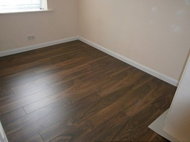  Image of 3 bedroom Ground Flat to rent in Memorial Avenue London E15 at Memorial Avenue  West Ham, E15 3BT