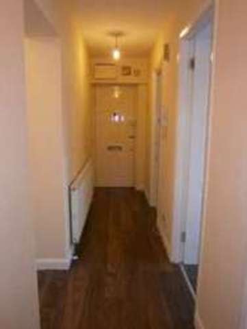  Image of 3 bedroom Ground Flat to rent in Memorial Avenue London E15 at Memorial Avenue  West Ham, E15 3BT