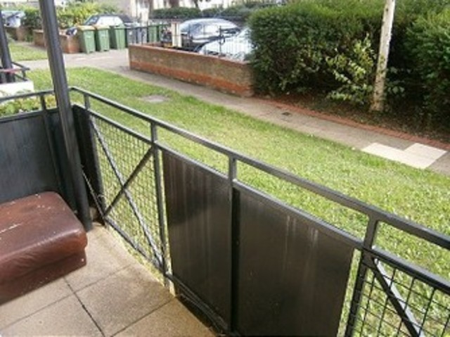  Image of 3 bedroom Ground Flat to rent in Memorial Avenue London E15 at Memorial Avenue  West Ham, E15 3BT