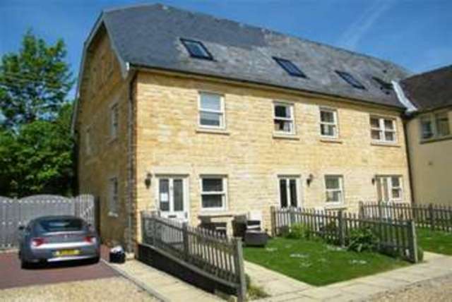  Image of 3 bedroom Detached house to rent in High Street Mickleton Chipping Campden GL55 at Chipping Campden, GL55 6RX