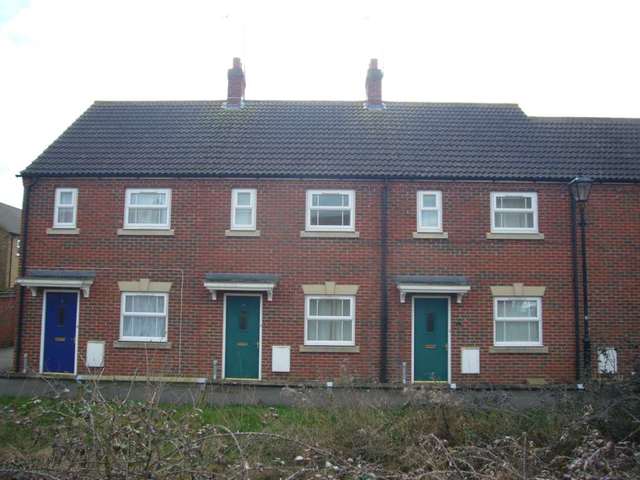 Image of 2 bedroom Terraced house to rent in Milford Place Aylesbury HP19 at Milford Place  Aylesbury, HP19 7BP