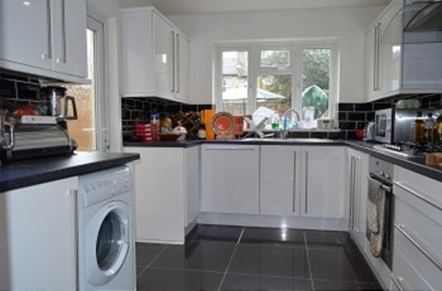  Image of 2 bedroom Detached house to rent in Millais Road Enfield EN1 at Millais Road  Bush Hill Park, EN1 1EE