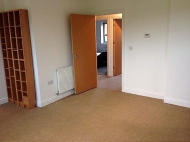  Image of 2 bedroom Flat to rent in Millicent Grove London N13 at Millicent Grove  Palmers Green, N13 6HQ