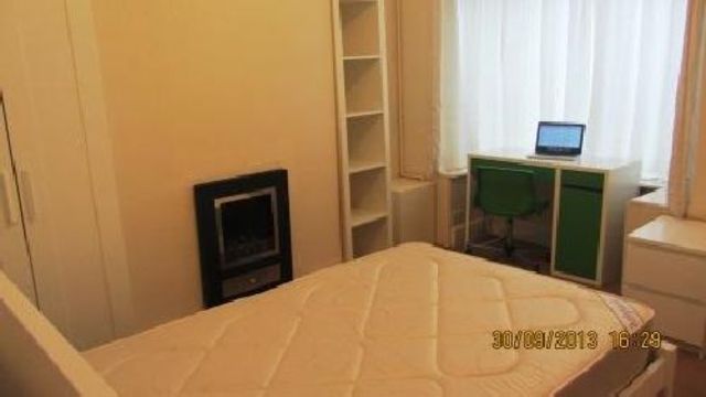  Image of 4 bedroom House Share to rent in Milner Road Selly Oak Birmingham B29 at Selly Oak West Midlands Selly Oak, B29 7RL