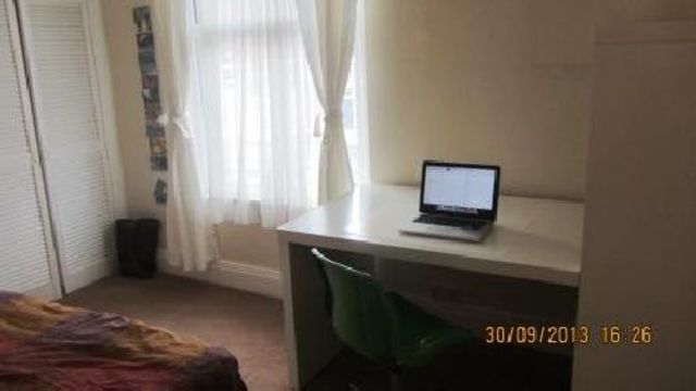  Image of 4 bedroom House Share to rent in Milner Road Selly Oak Birmingham B29 at Selly Oak West Midlands Selly Oak, B29 7RL