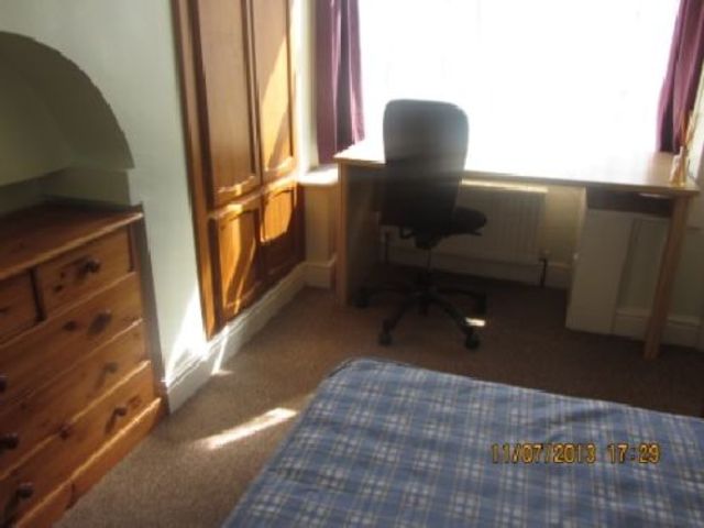  Image of 4 bedroom House Share to rent in Milner Road Selly Oak Birmingham B29 at Selly Oak West Midlands Selly Oak, B29 7RQ