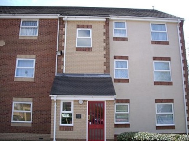  Image of 1 bedroom Flat to rent in Milton Court Cross Road Chadwell Heath Romford RM6 at Milton Court  Chadwell Heath, RM6 4JP