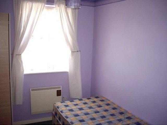  Image of 1 bedroom Flat to rent in Milton Court Cross Road Chadwell Heath Romford RM6 at Milton Court  Chadwell Heath, RM6 4JP