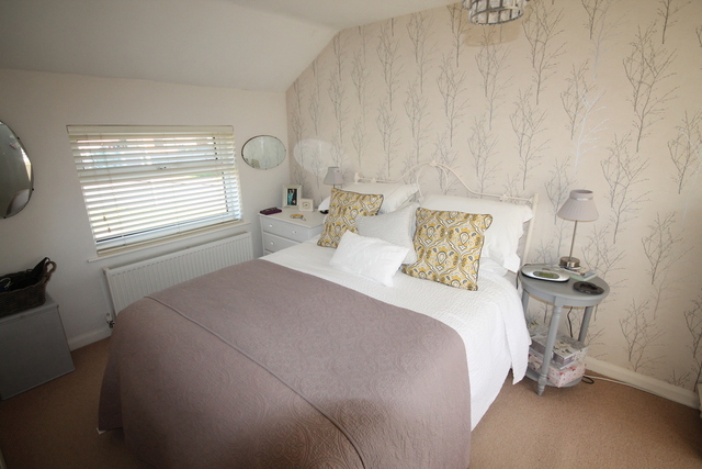  Image of 2 bedroom Cottage for sale in Milton Road Clapham Bedford MK41 at Beds  Clapham, MK41 6AP