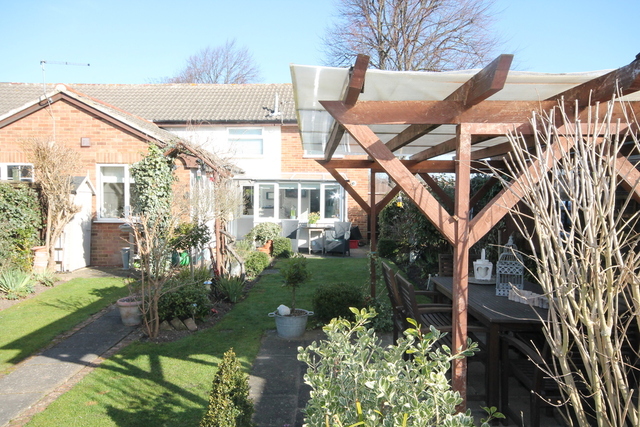  Image of 2 bedroom Cottage for sale in Milton Road Clapham Bedford MK41 at Beds  Clapham, MK41 6AP
