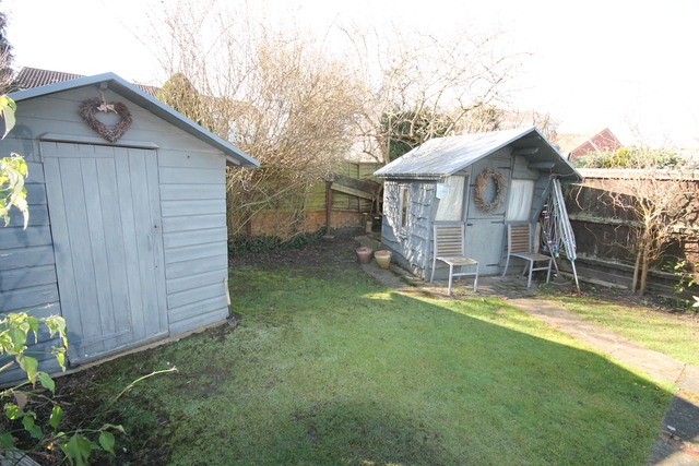  Image of 2 bedroom Cottage for sale in Milton Road Clapham Bedford MK41 at Beds  Clapham, MK41 6AP