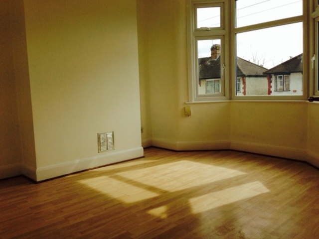 Image of 1 bedroom Flat to rent in Mitchell Road London N13 at Mitchell Road  Palmers Green, N13 6EG