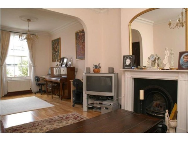  Image of 3 bedroom Terraced house to rent in Mitchison Road London N1 at Mitchison Road  Islington, N1 3NJ