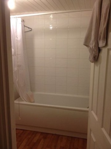  Image of 2 bedroom Flat to rent in Monarch Way Ilford IG2 at MONARCH WAY  NEWBURY PARK, IG2 7NY