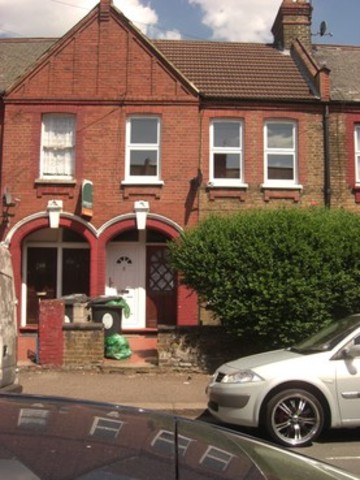  Image of 2 bedroom Ground Flat to rent in Morieux Road London E10 at MORIUX ROAD  LEYTON, E10 7LJ