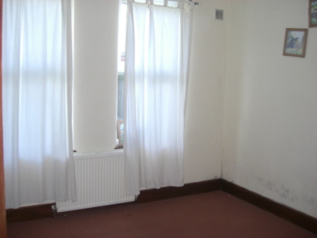 Image of 2 bedroom Ground Flat to rent in Morieux Road London E10 at MORIUX ROAD  LEYTON, E10 7LJ