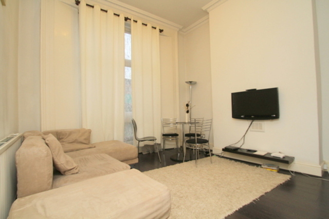  Image of 2 bedroom Apartment to rent in Mornington Grove London E3 at Mornington Road  London, E3 4NS