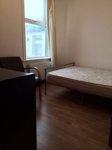  Image of 2 bedroom Flat to rent in Morris Road London E15 at MORRIS ROAD STRATFORD LONDON, E15 2BQ