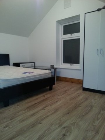  Image of 2 bedroom Flat to rent in Morris Road London E15 at MORRIS ROAD  STRATFORD, E15 2BQ